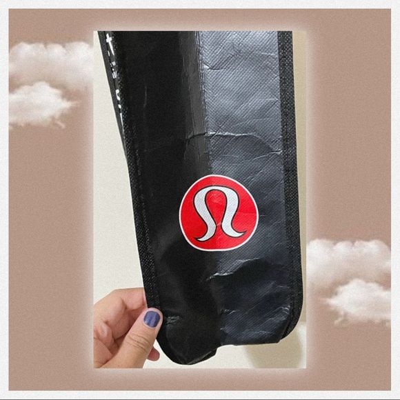 ♥︎ Free Add-On | Lululemon Bag ♥︎ - Picture 2 of 3
